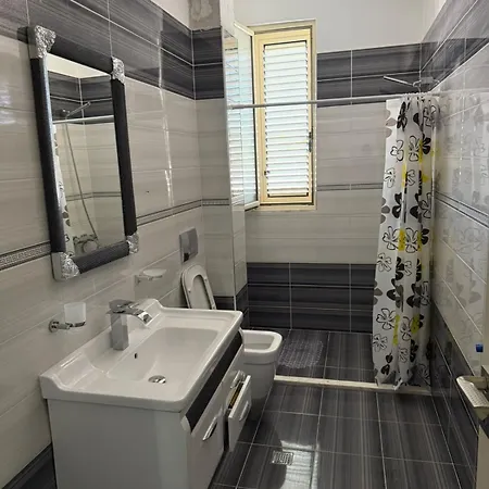 Likaj Rent *
